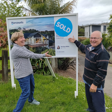 Monique MacKay Glenfield real estate agent Harcourts House Sale in Red Beach